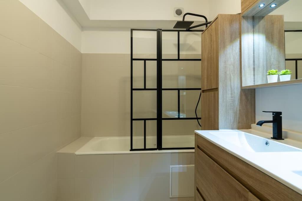 Elegant T3 Le Petit Palais Avignon Apartment Bagian luar foto