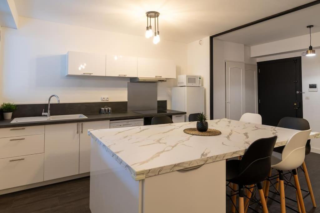 Elegant T3 Le Petit Palais Avignon Apartment Bagian luar foto